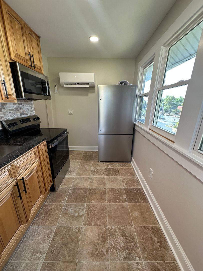 Apartment for rent at 12-14 Olentangy St, Columbus, OH 43202
