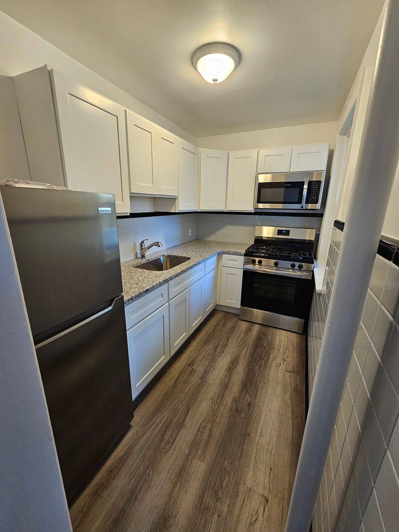 Apartment for rent at 410 Linden St, Jenkintown, PA 19046