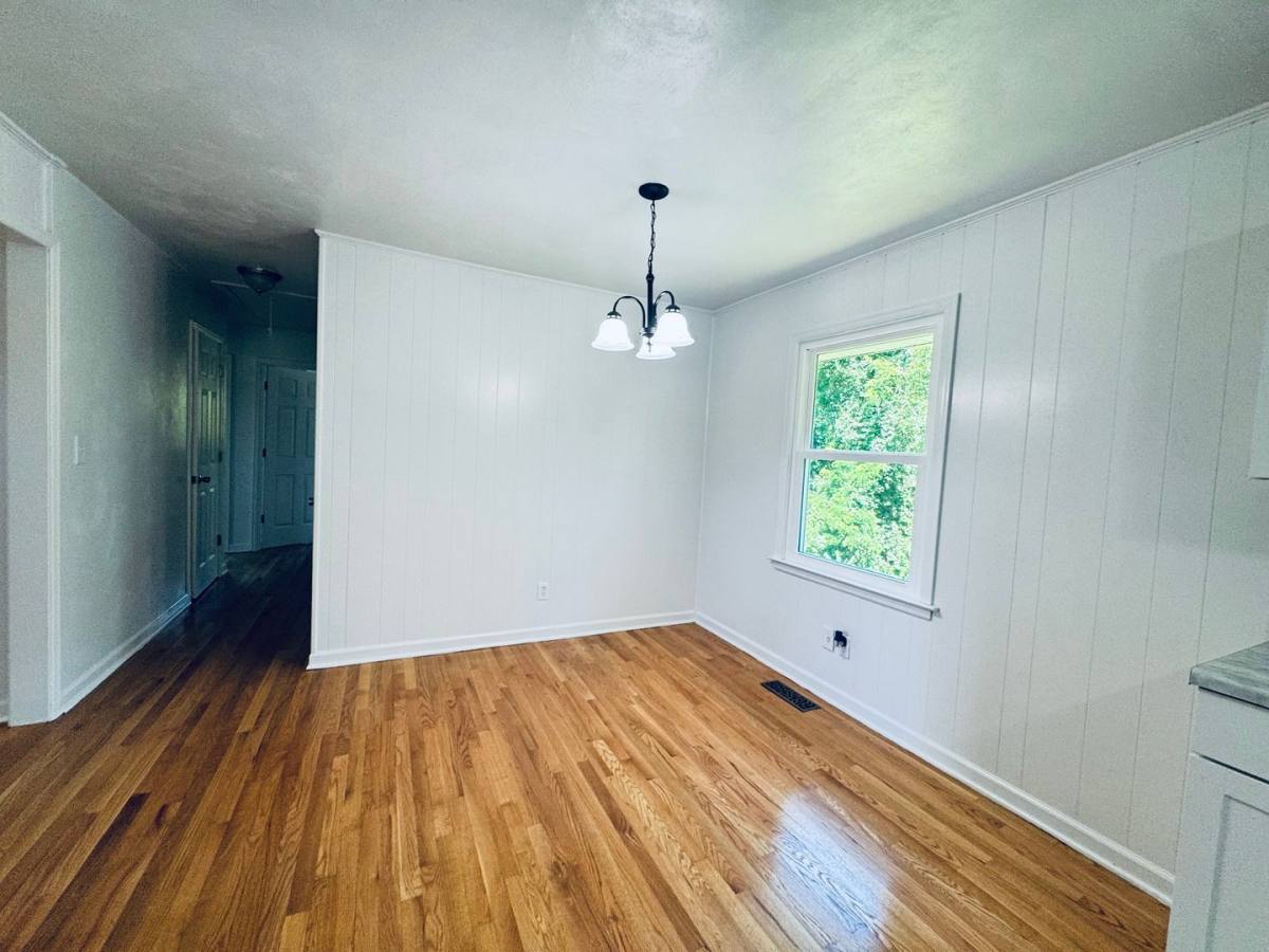 House for rent at 1027 Woodhaven Dr, Bedford, VA 24523
