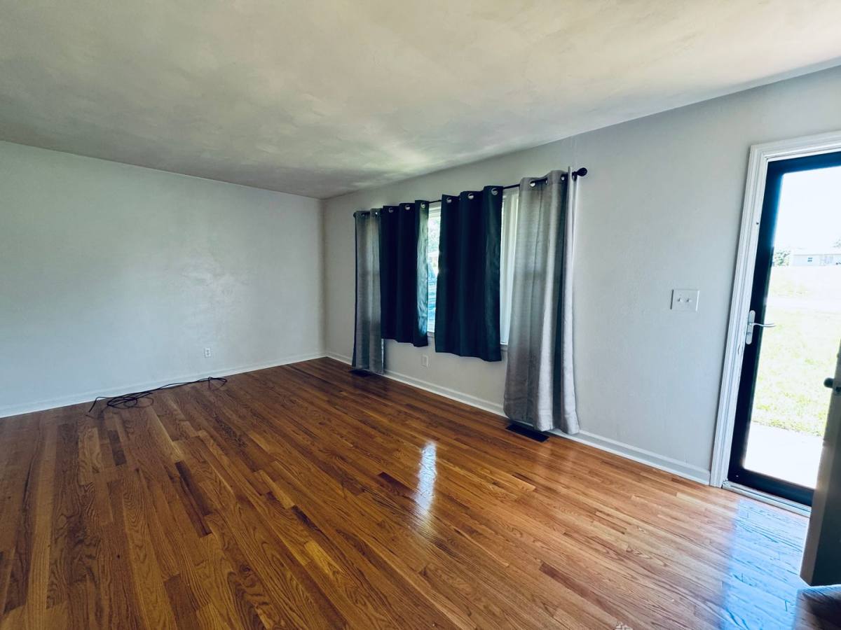 House for rent at 1027 Woodhaven Dr, Bedford, VA 24523
