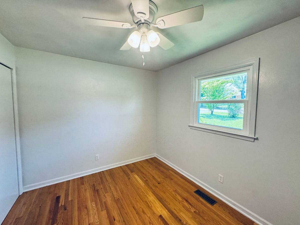 House for rent at 1027 Woodhaven Dr, Bedford, VA 24523