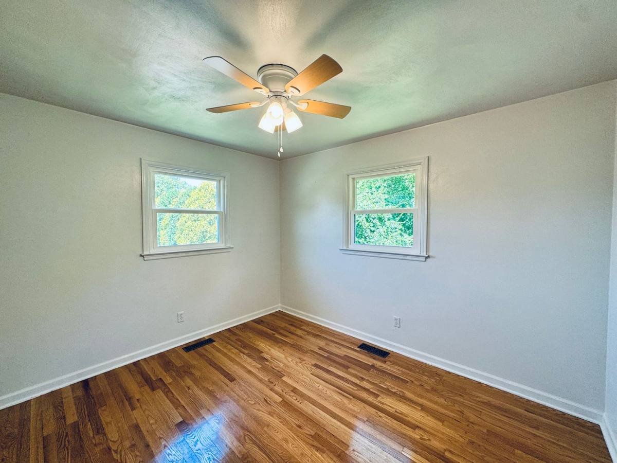 House for rent at 1027 Woodhaven Dr, Bedford, VA 24523