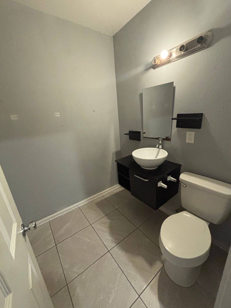 Apartment for rent at 4035 Egan St, Shreveport, LA 71101