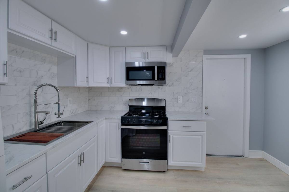 Apartment for rent at 236 N Oleander Ave, Daytona Beach, FL 32118
