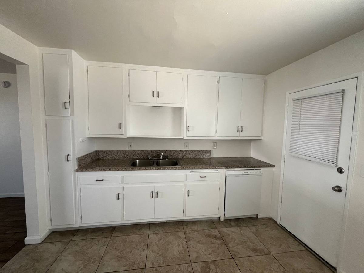 Apartment for rent at 966 W 3rd St, Azusa, CA 91702