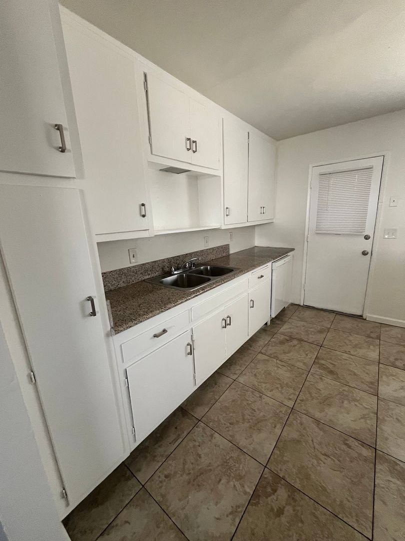 Apartment for rent at 966 W 3rd St, Azusa, CA 91702