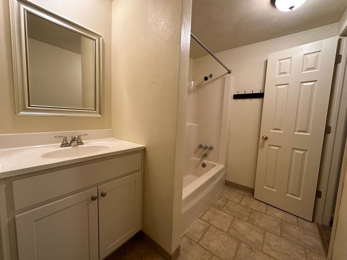Apartment for rent at 308 Kellywood Manor, New Kensington, PA 15068
