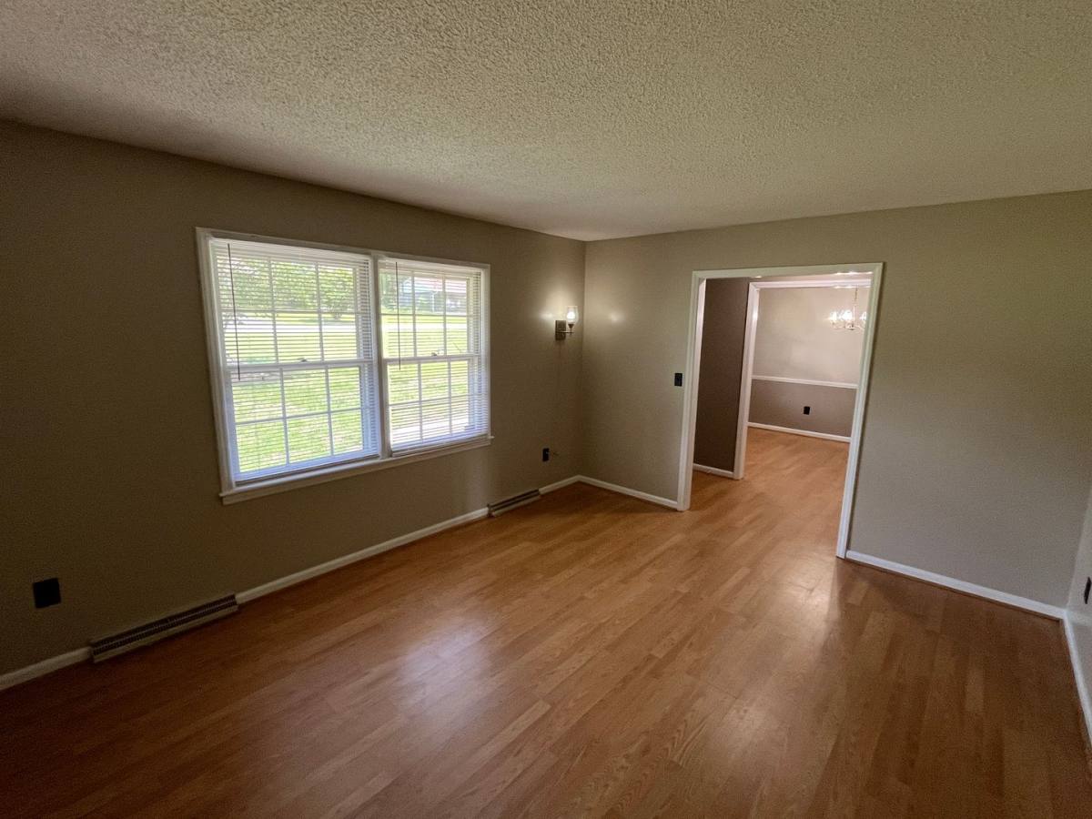 House for rent at 370 Farmbrooke Lane, Winston Salem, NC 27127