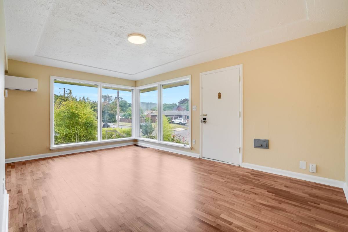 House for rent at 6806 N Monteith Ave, Portland, OR 97203
