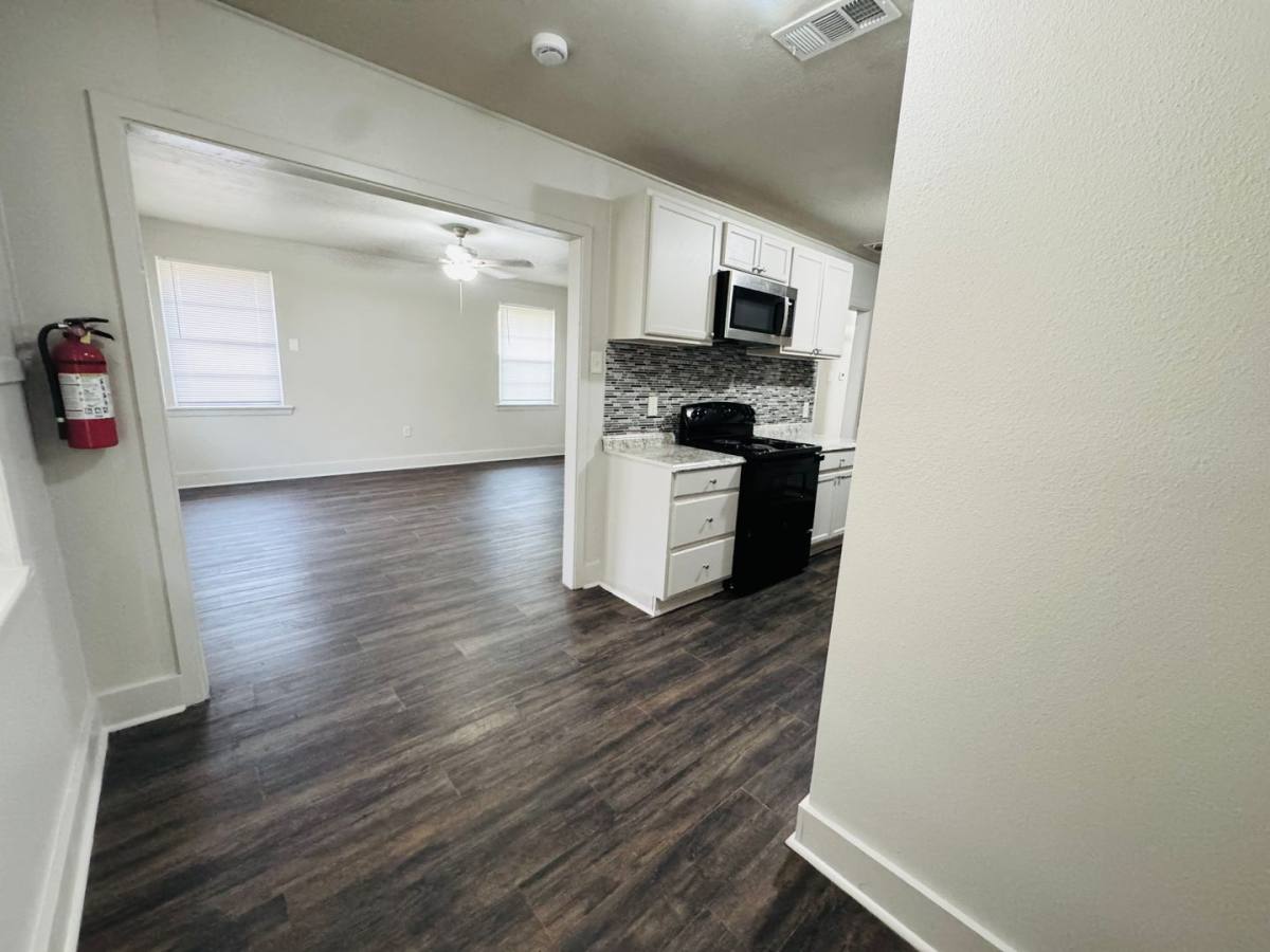 House for rent at 1955 Rice Dr, Baton Rouge, LA 70802