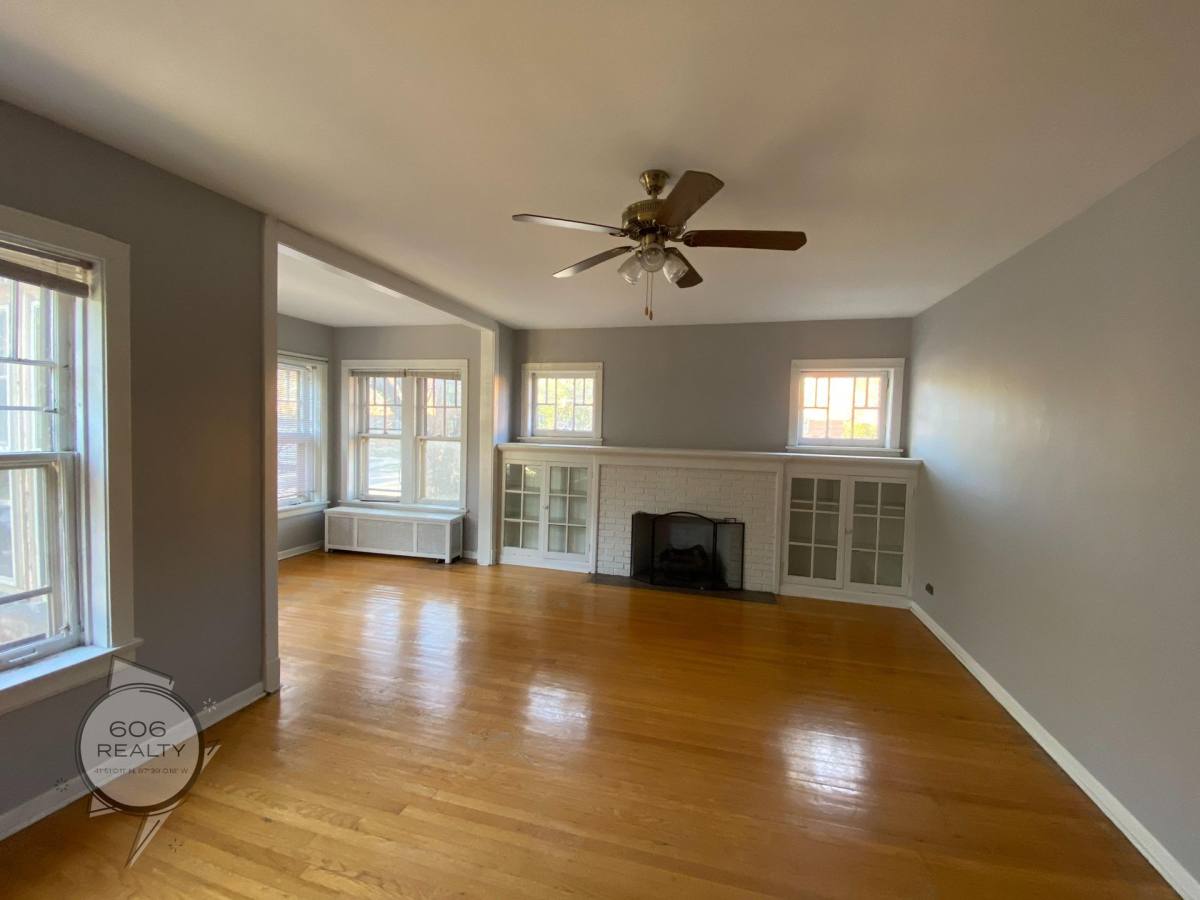 Apartment for rent at 1901-1909 W Argyle, Chicago, IL 60640