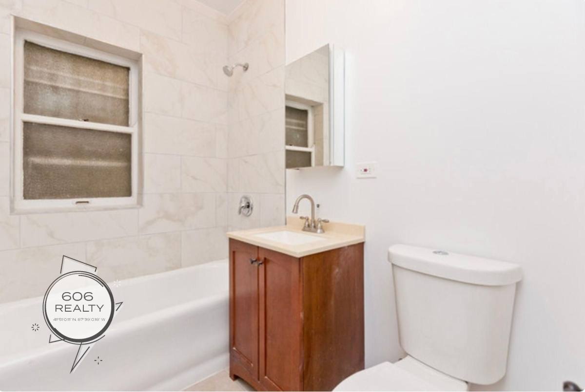 Apartment for rent at 1940 S Grove 2N, Berwyn, IL 60402