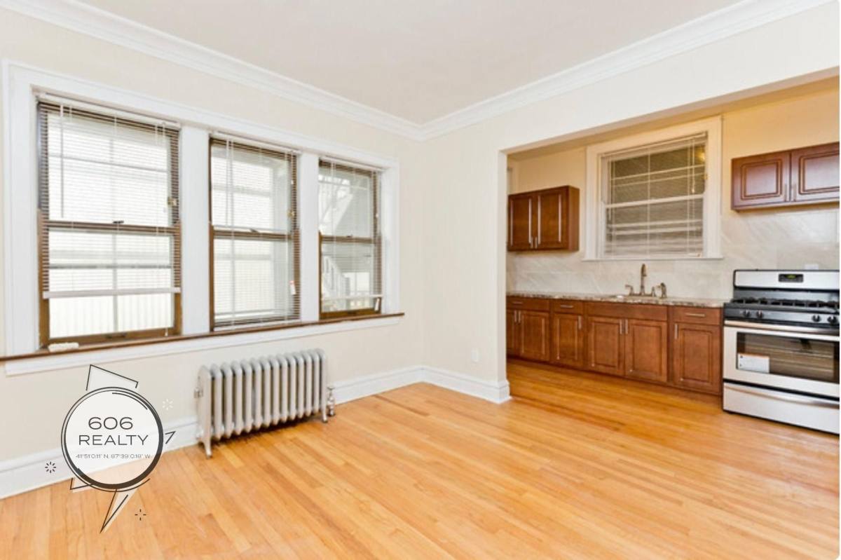 Apartment for rent at 1940 S Grove 2N, Berwyn, IL 60402