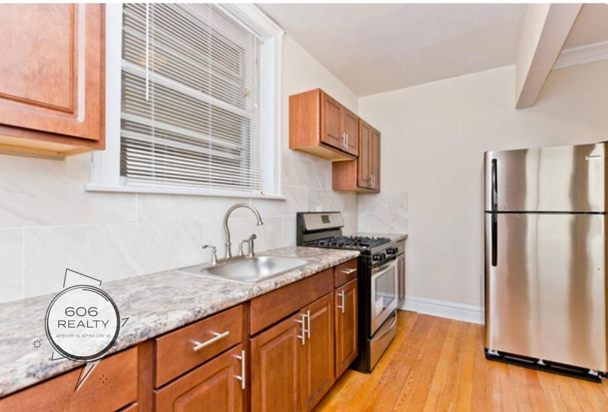 Apartment for rent at 6833 W 21st 1E, Berwyn, IL 60402