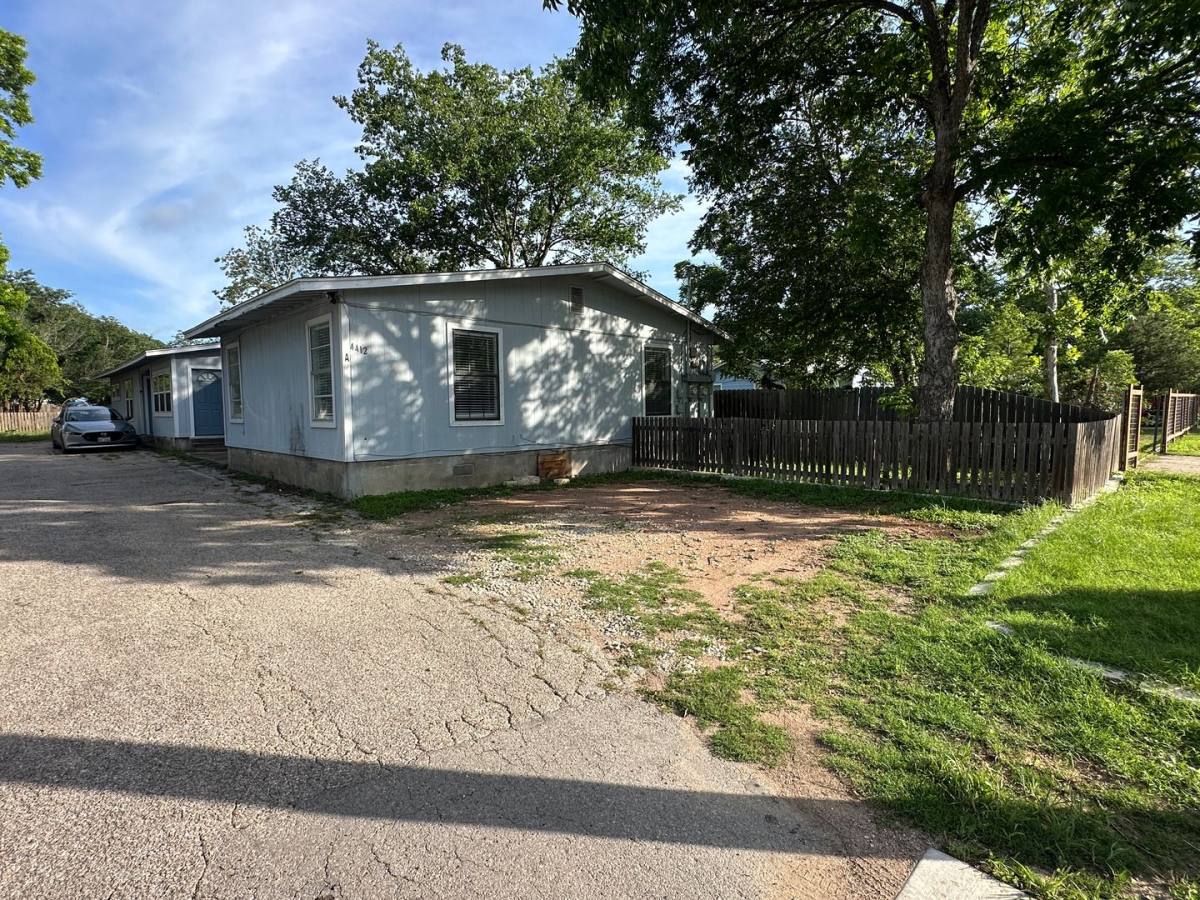 Apartment for rent at 4412 Gillis St, Austin, TX 78745