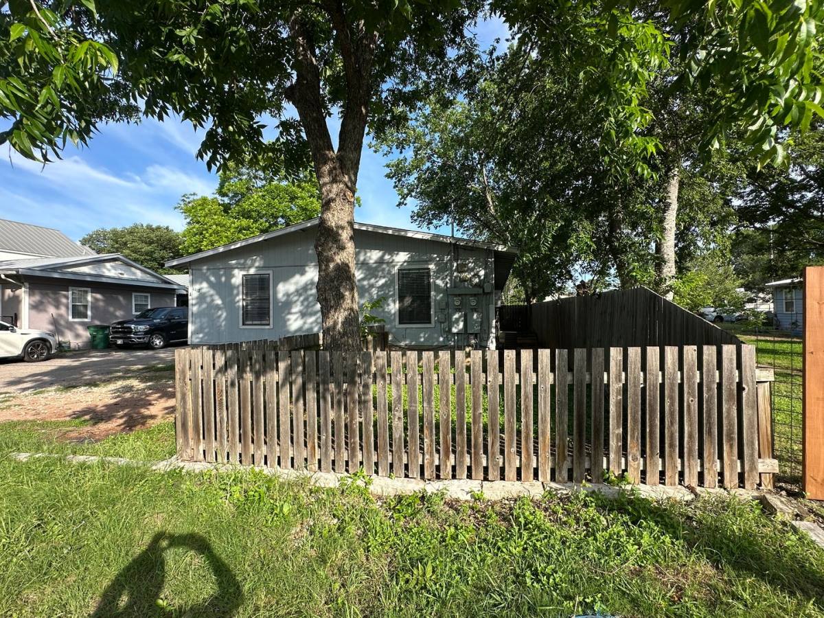 Apartment for rent at 4412 Gillis St, Austin, TX 78745