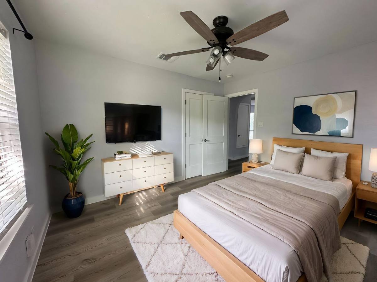 Apartment for rent at 4412 Gillis St, Austin, TX 78745