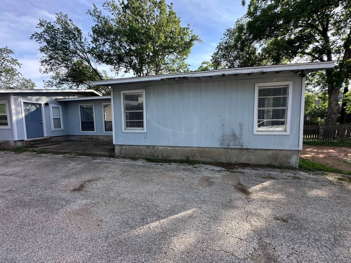 Apartment for rent at 4412 Gillis St, Austin, TX 78745