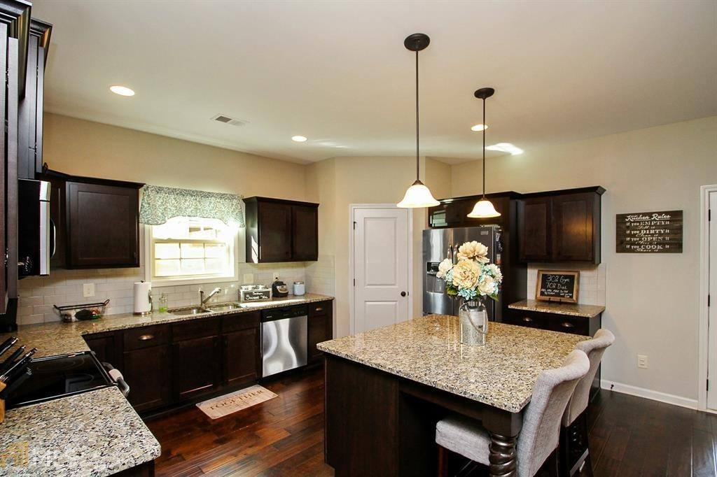 House for rent at 345 Cliffhaven Circle, Newnan, GA 30263