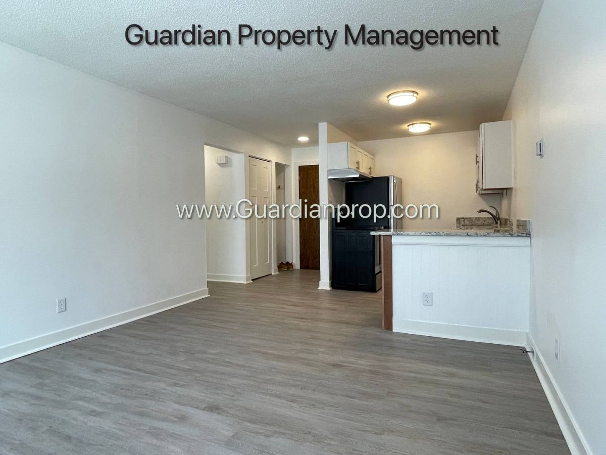 Apartment for rent at 627 Polk St NE, Minneapolis, MN 55413
