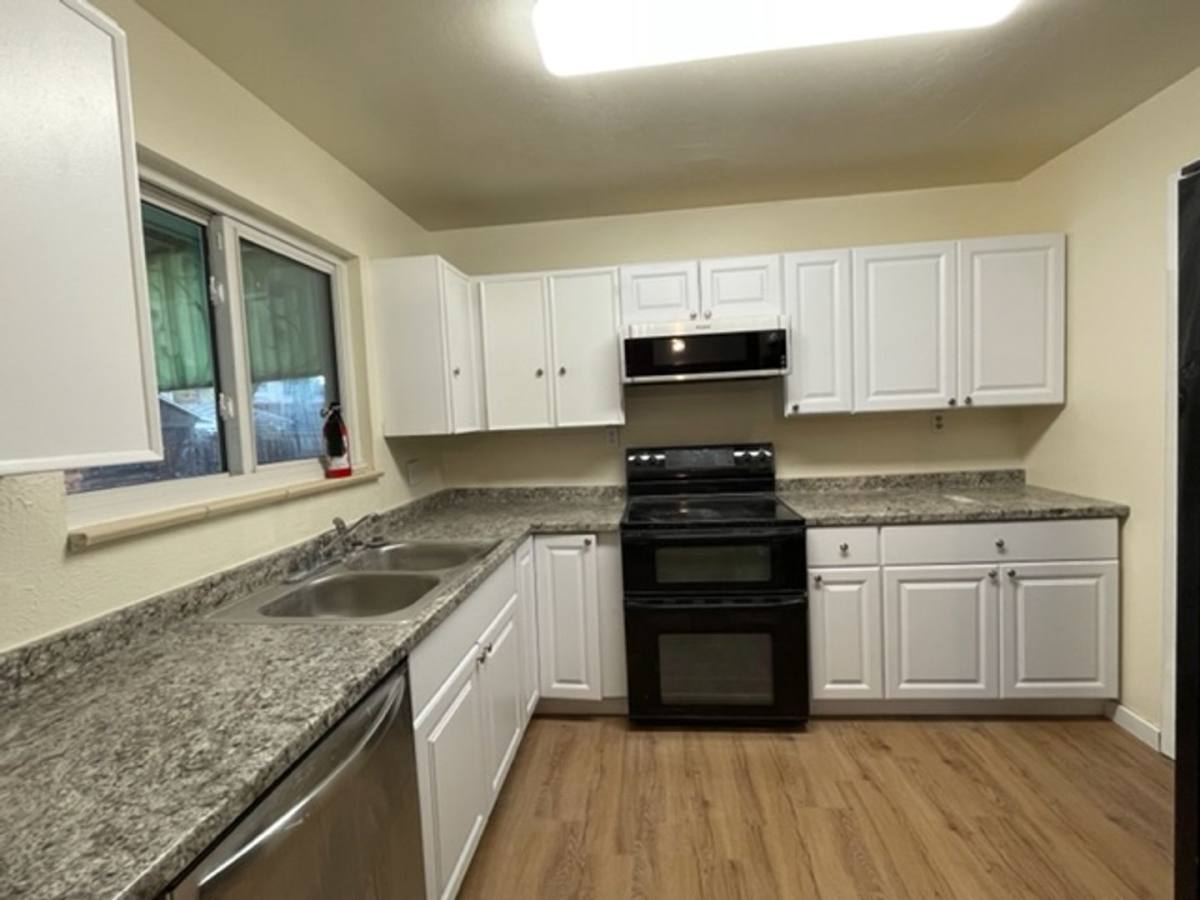 House for rent at 387 S Queen Circle, Denver, CO 80226