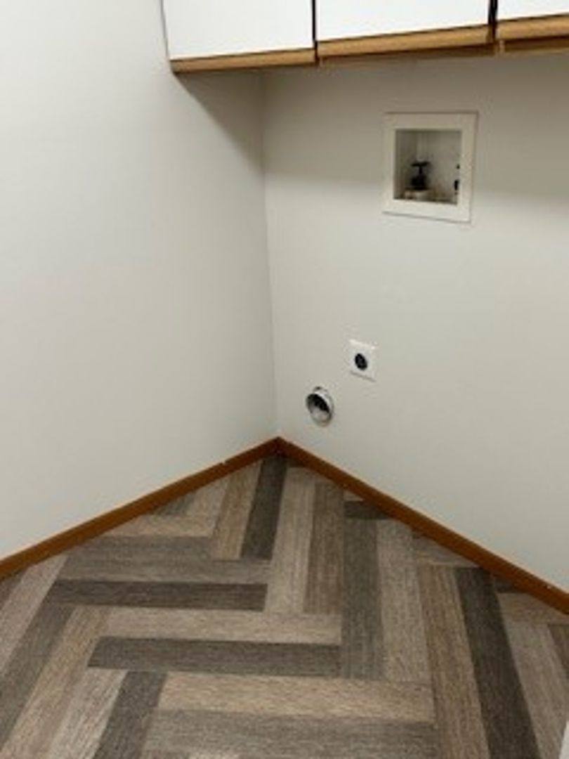 Apartment for rent at 12102 Stonegate Dr, Omaha, NE 68164