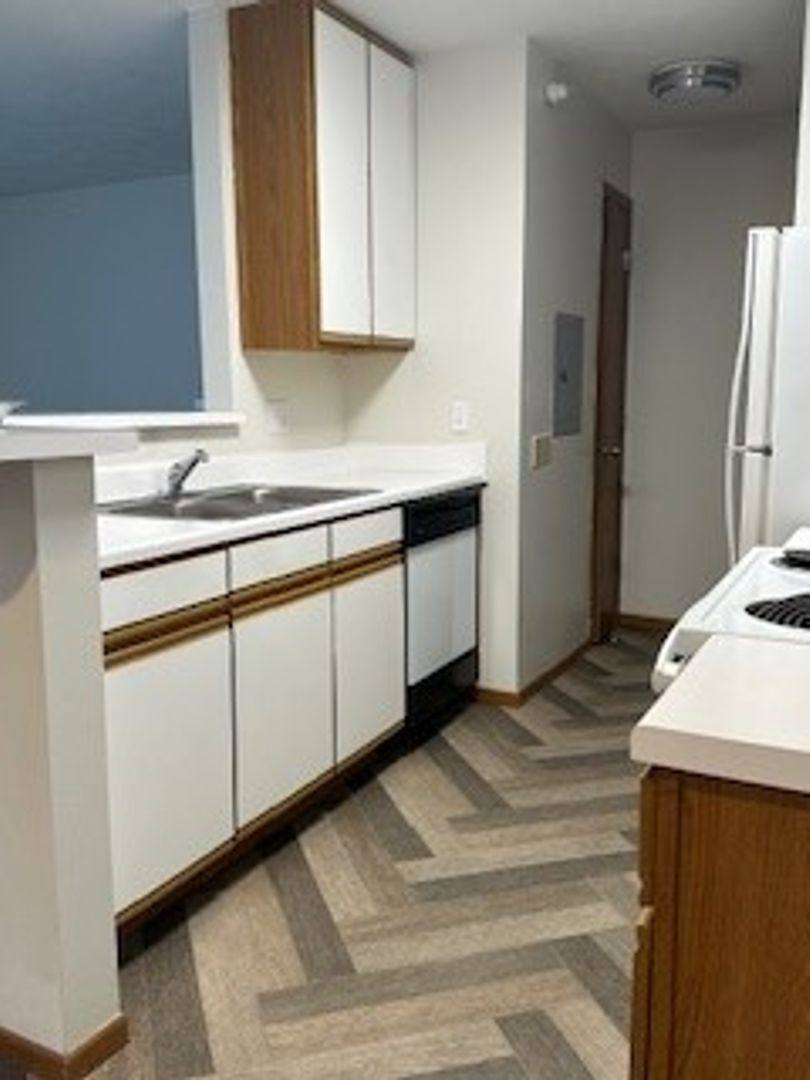 Apartment for rent at 12102 Stonegate Dr, Omaha, NE 68164