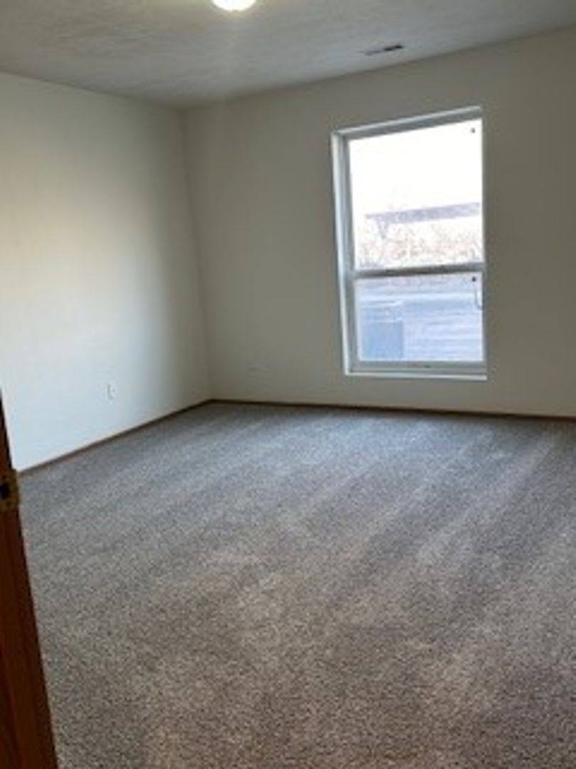 Apartment for rent at 12102 Stonegate Dr, Omaha, NE 68164