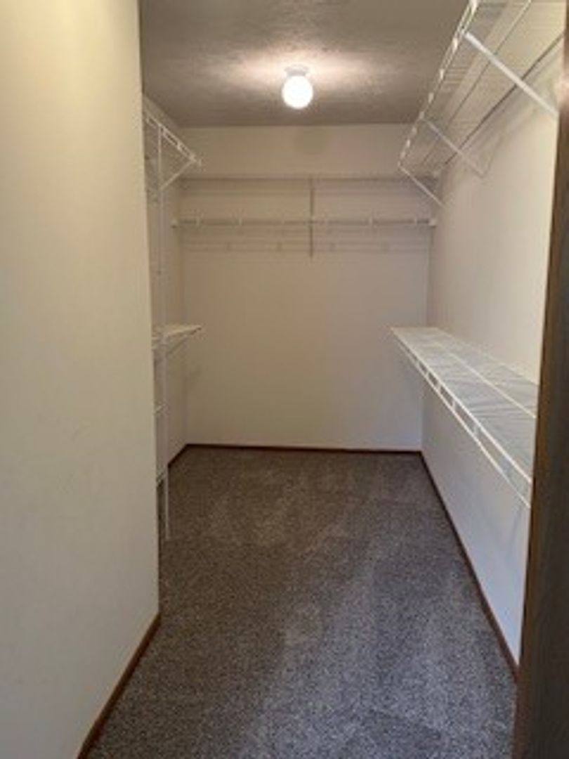 Apartment for rent at 12102 Stonegate Dr, Omaha, NE 68164