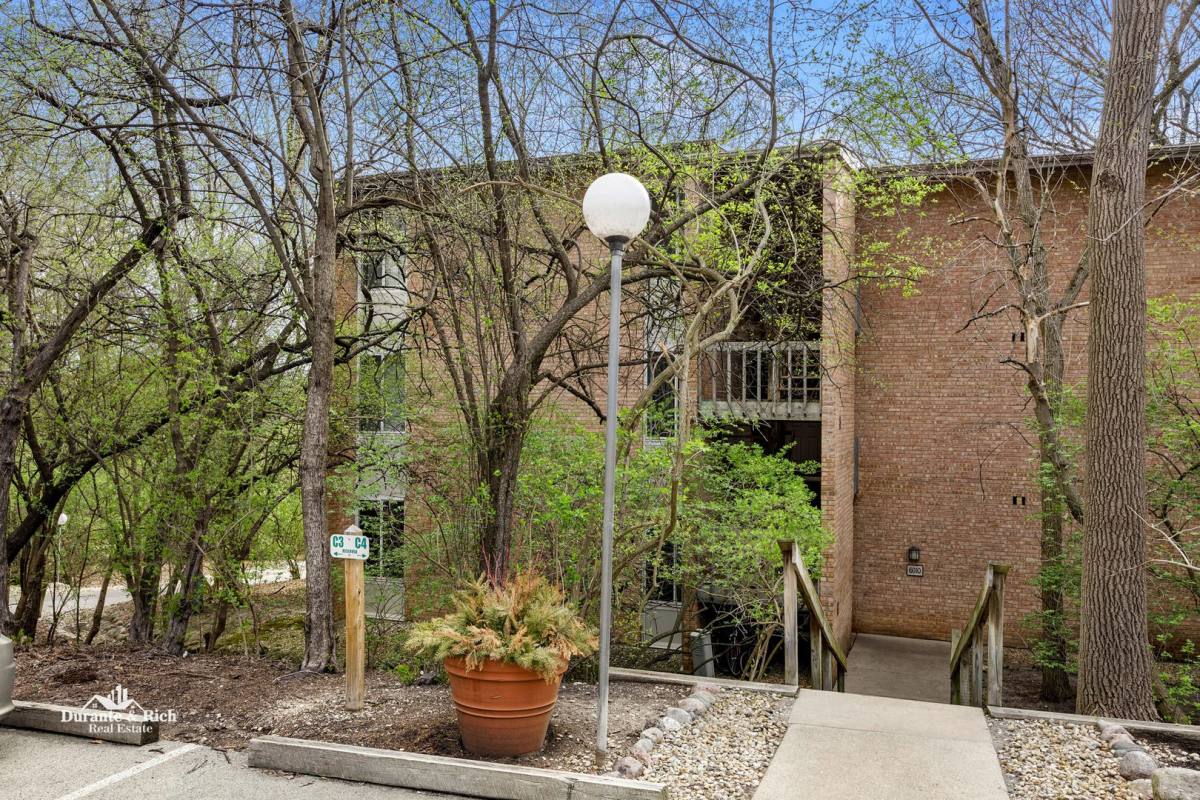 Condo for rent at 6010 Forest View Rd #1B, Lisle, IL 60532