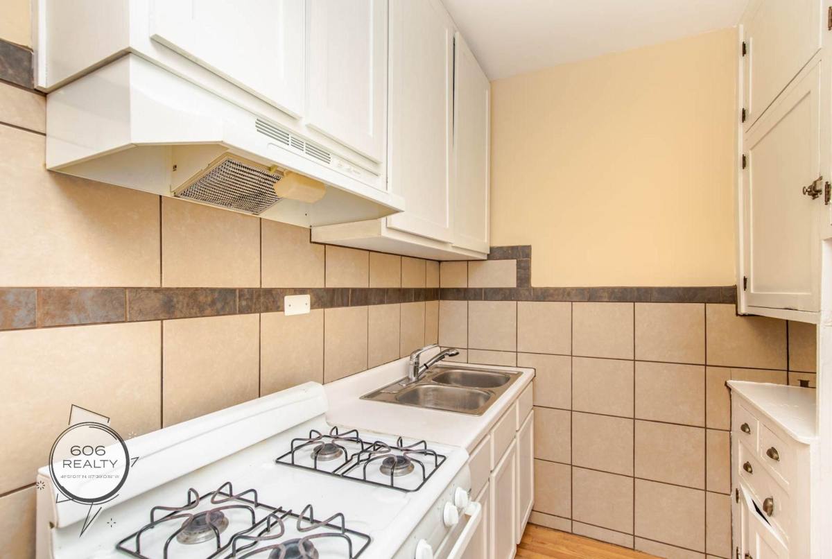 Apartment for rent at 2801 N Keating Ave, Chicago, IL 60639