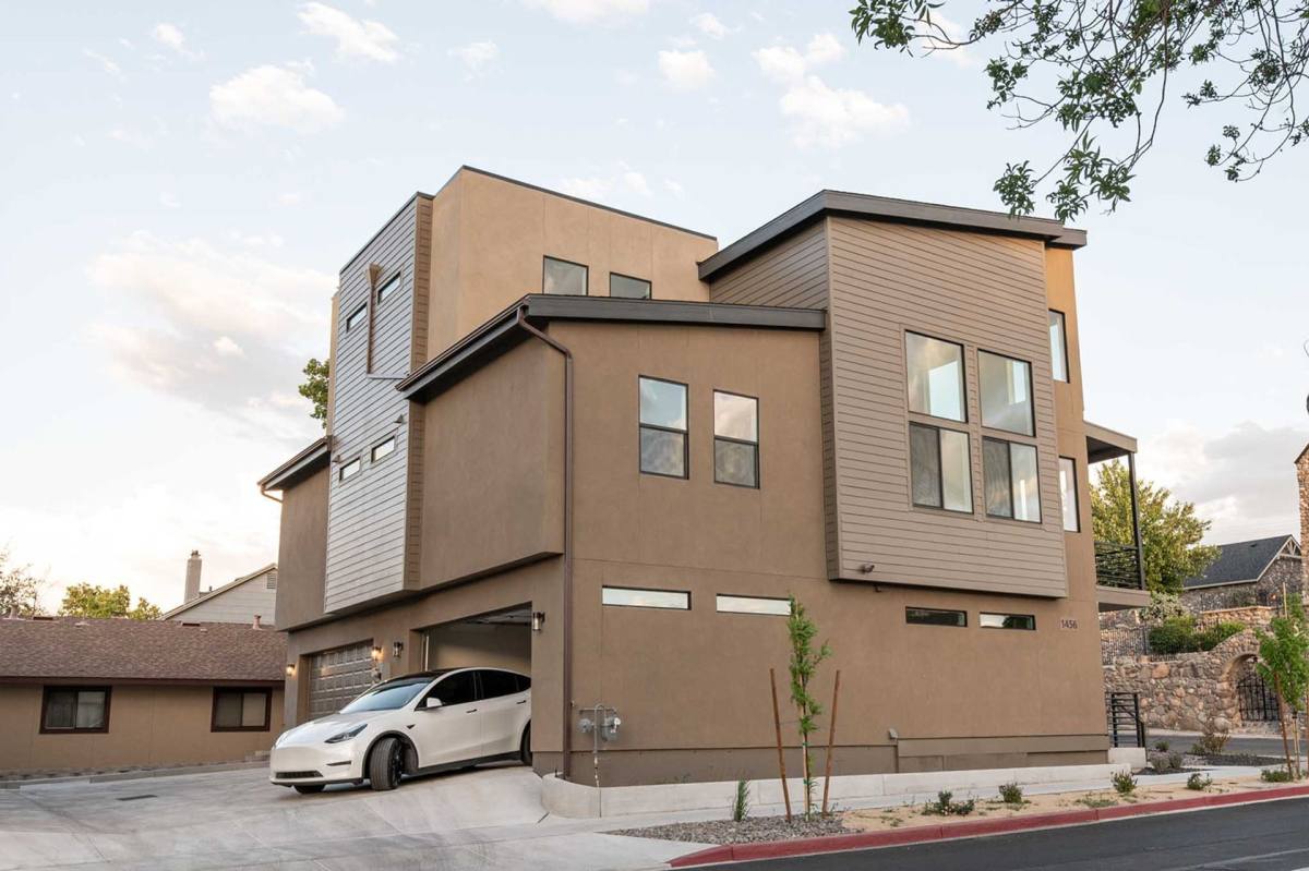 Townhouse for rent at 1442 Forest St, Reno, NV 89509