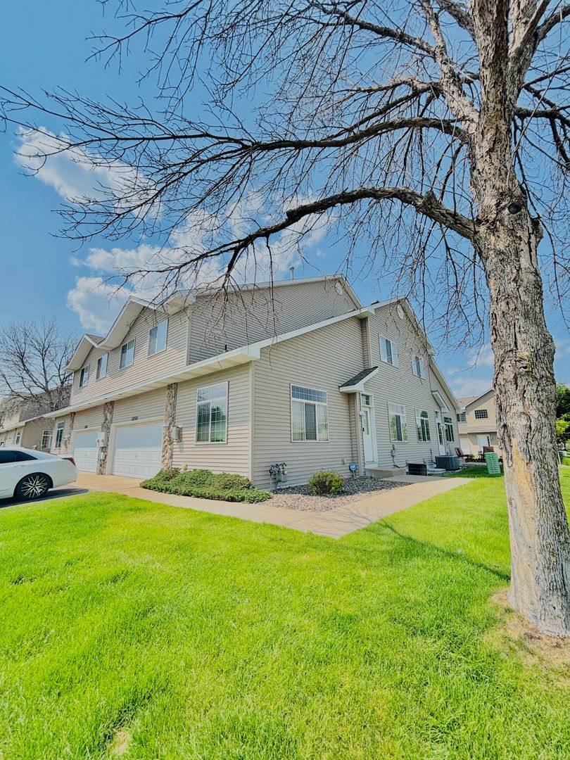 Townhouse for rent at 12708 Flamingo St NW, Minneapolis, MN 55448