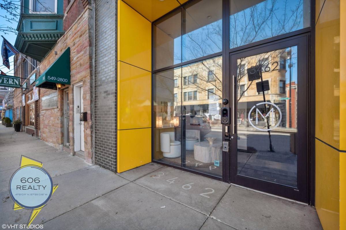 Apartment for rent at 3462 N Lincoln Ave, Chicago, IL 60657