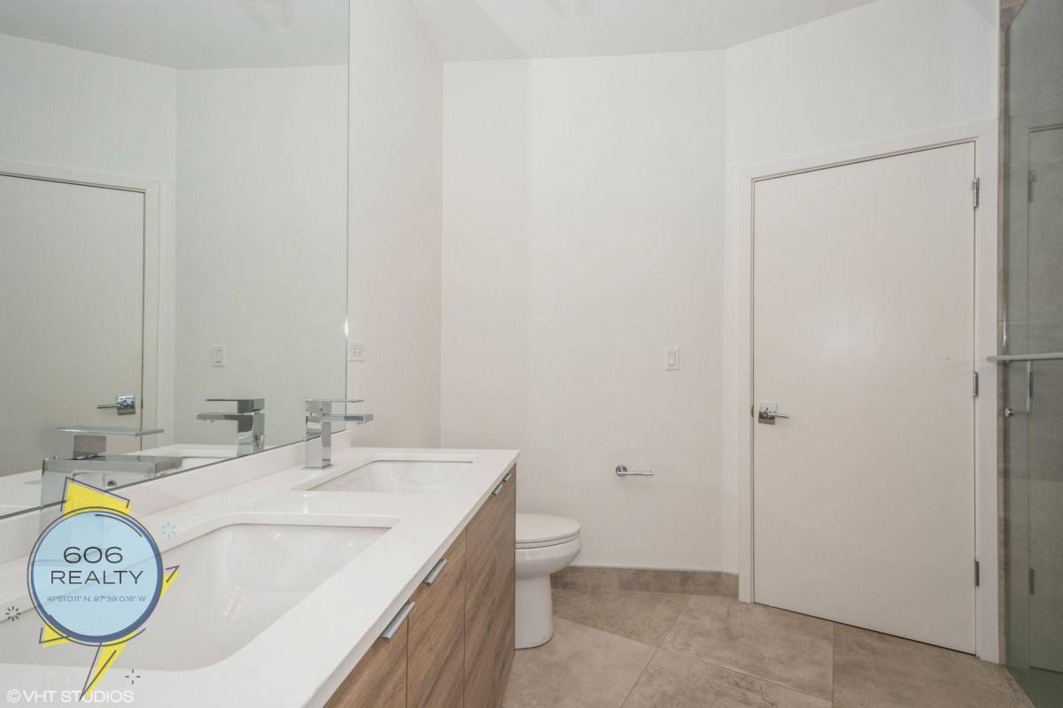 Apartment for rent at 3462 N Lincoln Ave, Chicago, IL 60657