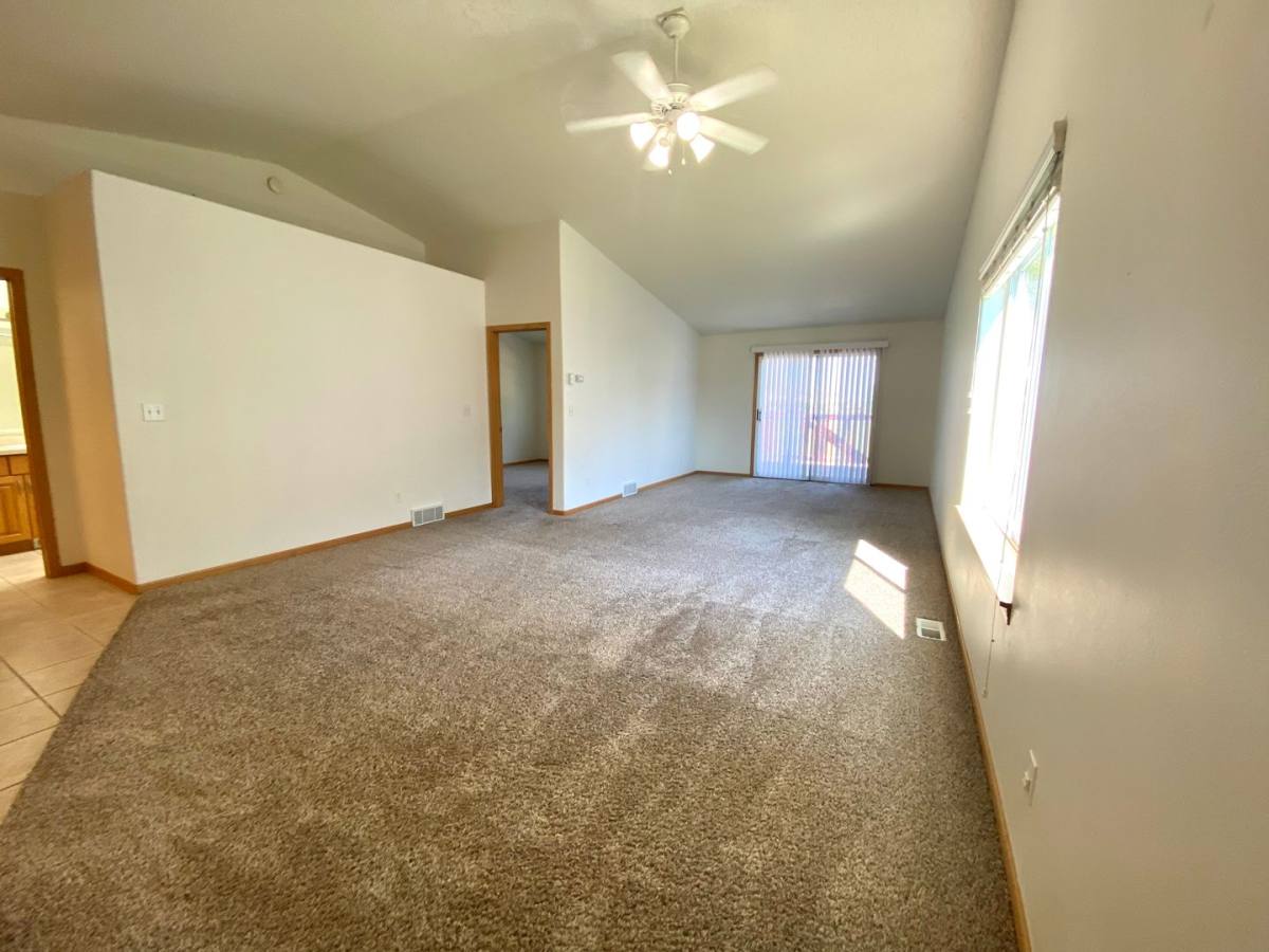 Townhouse for rent at 744 34th Ave W, West Fargo, ND 58078
