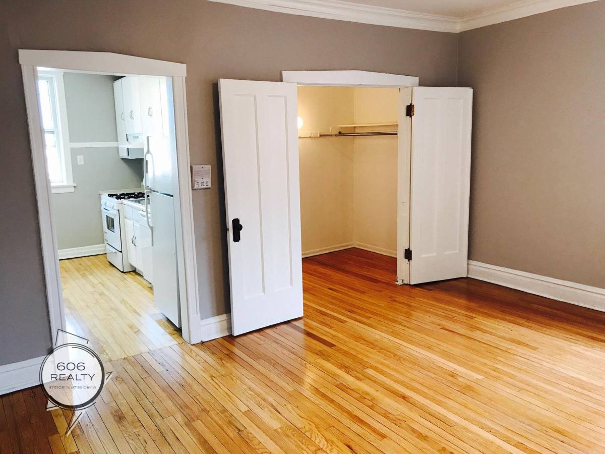 Apartment for rent at 3930 N Keeler Ave, Chicago, IL 60641