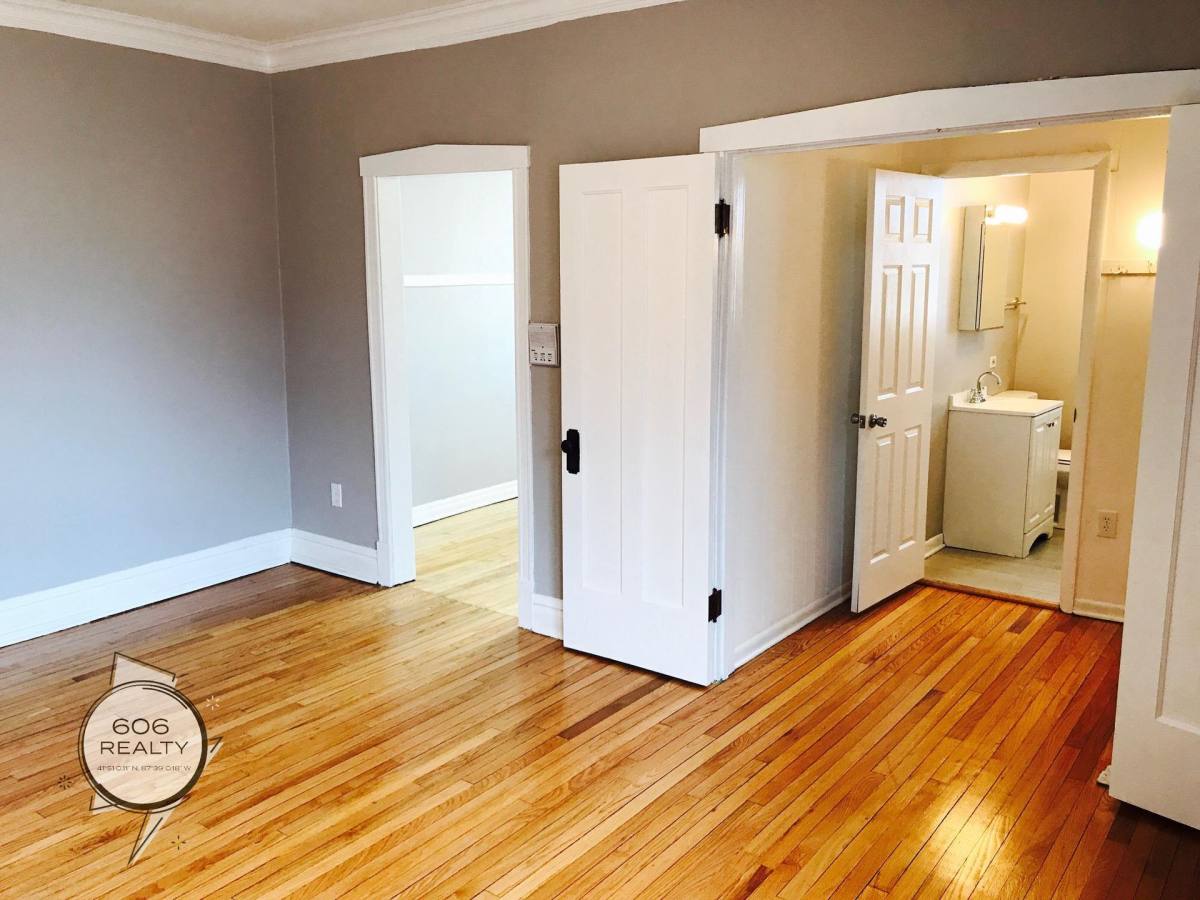 Apartment for rent at 3930 N Keeler Ave, Chicago, IL 60641