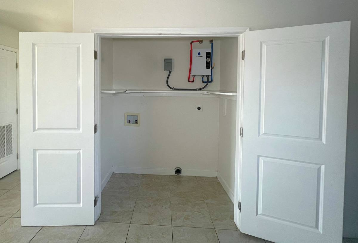 Apartment for rent at 2802 Pecan, Laredo, TX 78045
