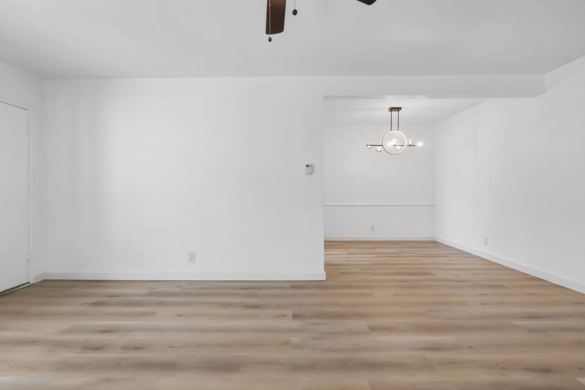 Apartment for rent at 12310-12320 Chandler Blvd, Valley Village, CA 91607