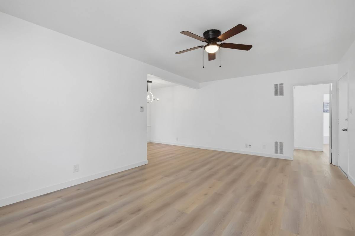 Apartment for rent at 12310-12320 Chandler Blvd, Valley Village, CA 91607