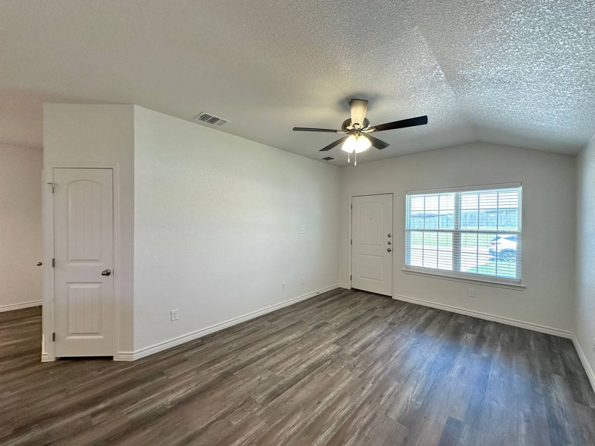 Townhouse for rent at 234 B Dolphin Dr, Temple, TX 76501