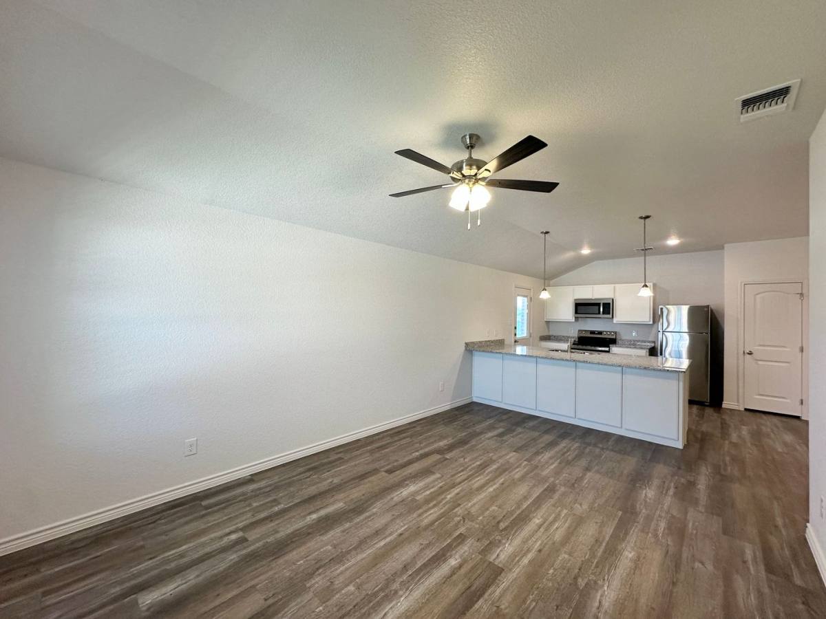 Townhouse for rent at 234 B Dolphin Dr, Temple, TX 76501