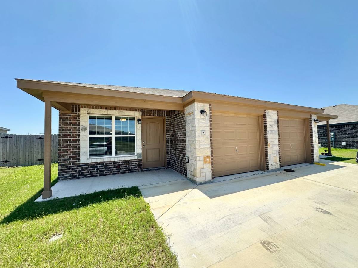 Townhouse for rent at 234 B Dolphin Dr, Temple, TX 76501