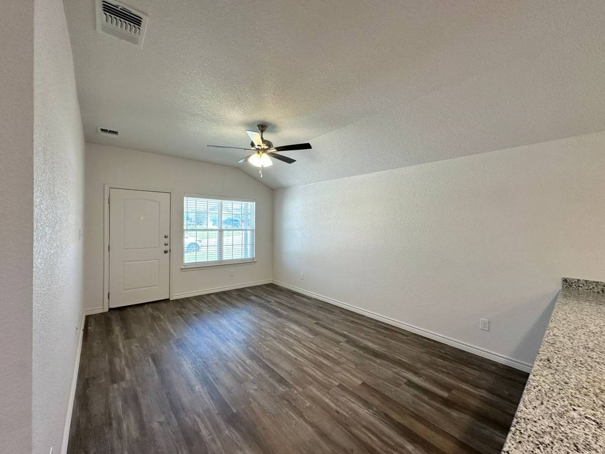 Townhouse for rent at 234 B Dolphin Dr, Temple, TX 76501