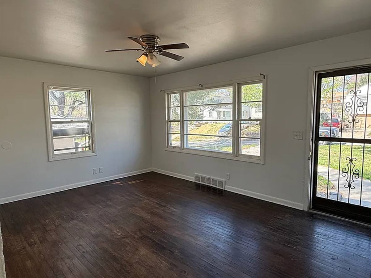 House for rent at 3941 Himebaugh Ave, Omaha, NE 68111