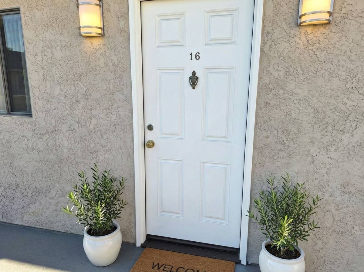 Apartment for rent at 1030 W Olive Ave, Burbank, CA 91506