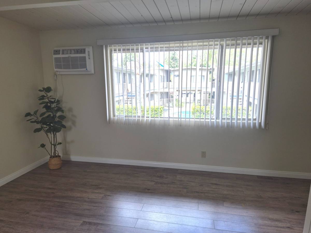 Apartment for rent at 1030 W Olive Ave, Burbank, CA 91506