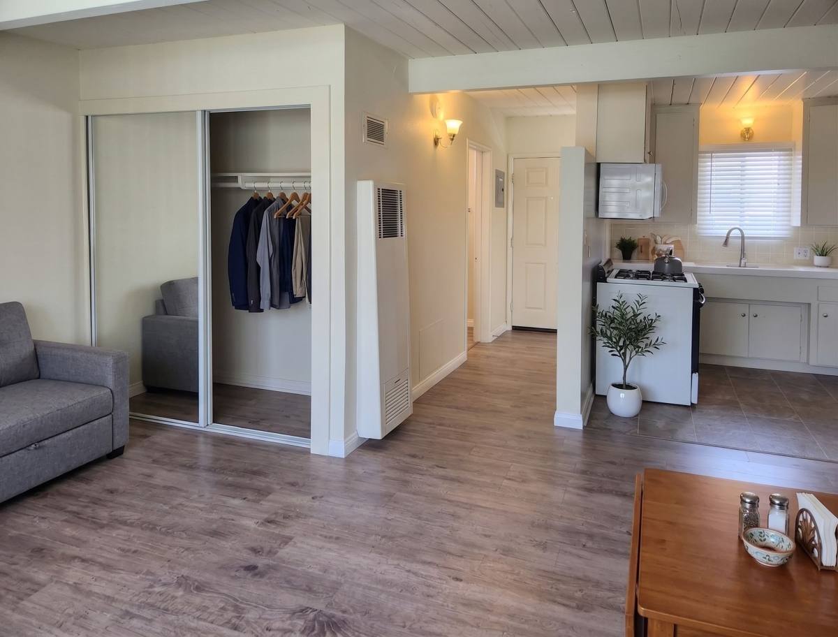 Apartment for rent at 1030 W Olive Ave, Burbank, CA 91506