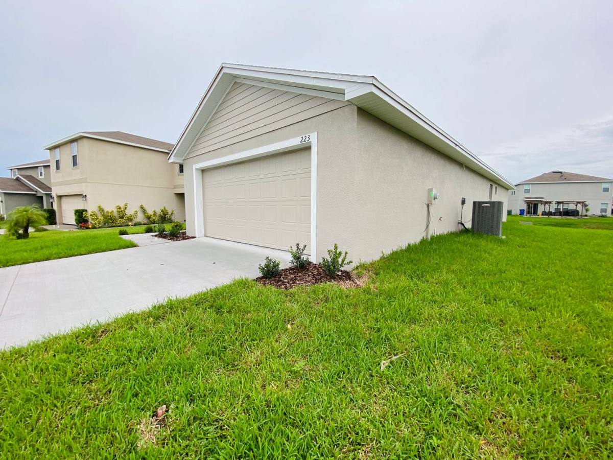 House for rent at 223 Hibiscus St, Winter Haven, FL 33881